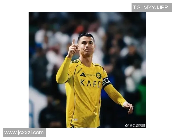 足球巨星的崛起与传奇足坛经历解析从初露锋芒到成就巅峰的奋斗历程